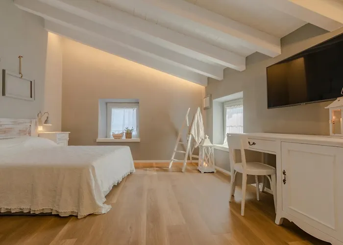 Il Cantuccio Sul Garda - Relais Di Charme بيت ضيافة 4*