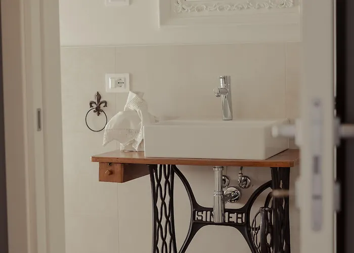 بيت ضيافة Il Cantuccio Sul Garda - Relais Di Charme 4*